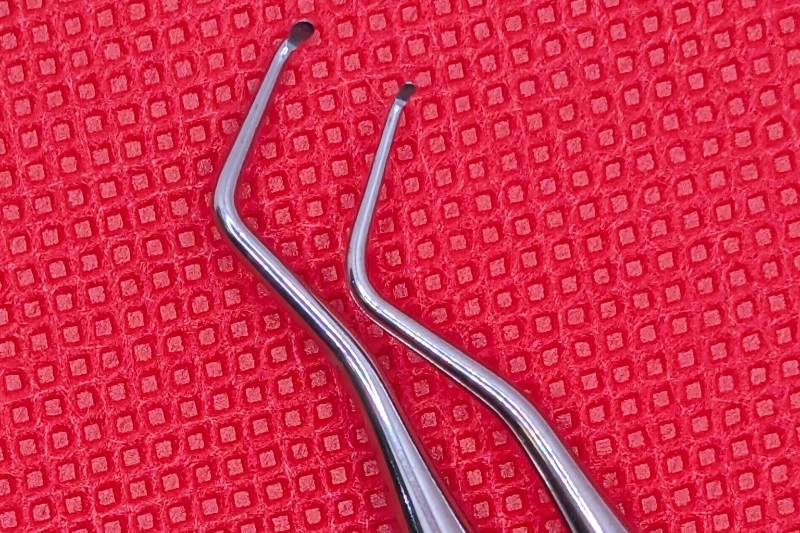 細部は機械ではなく手作業で